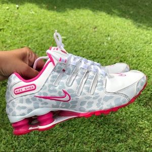 pink and white nike shox